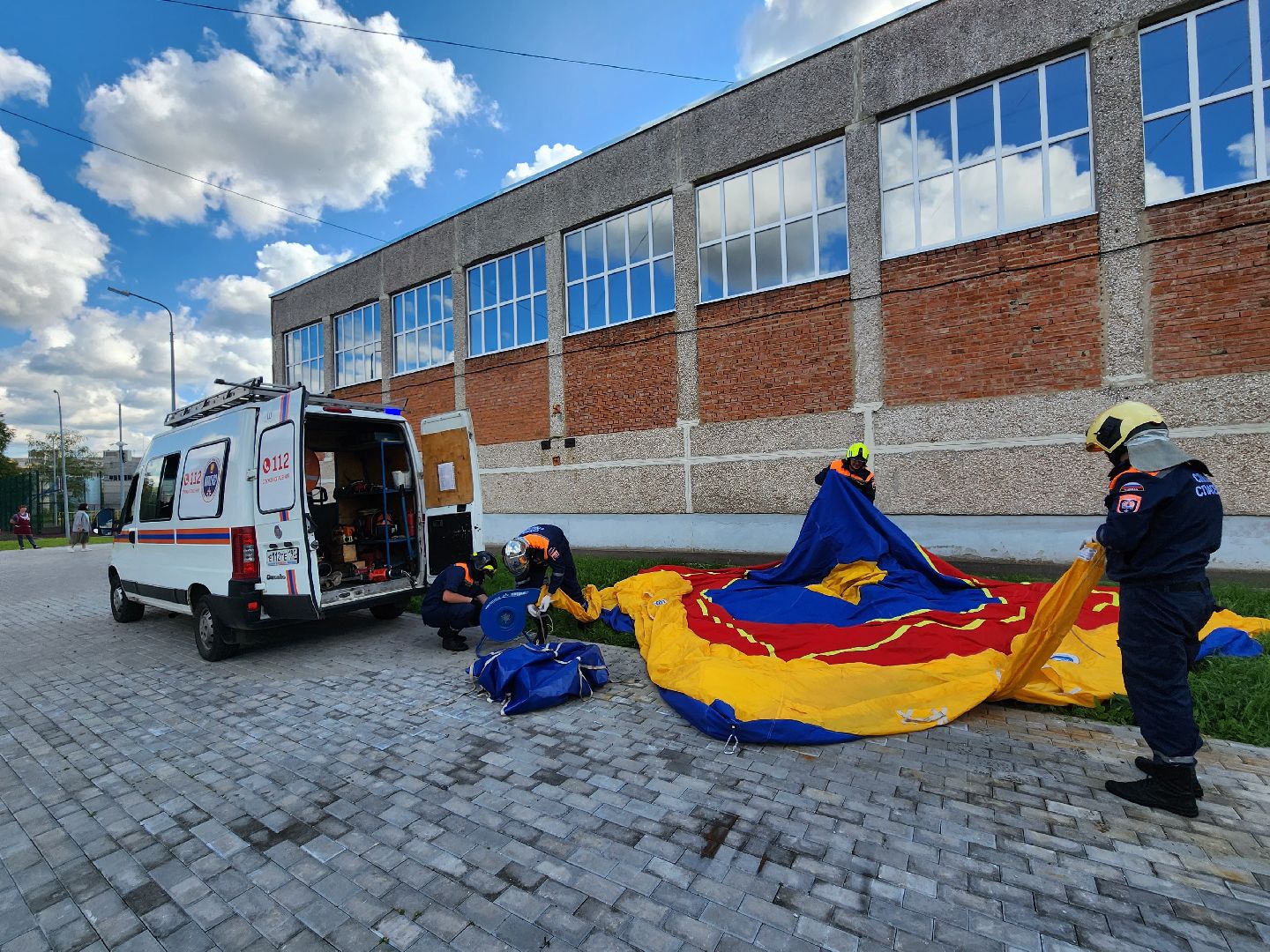 Серпухов, Подмосковье, эвакуация, дети, школа, спасатели, пожарные