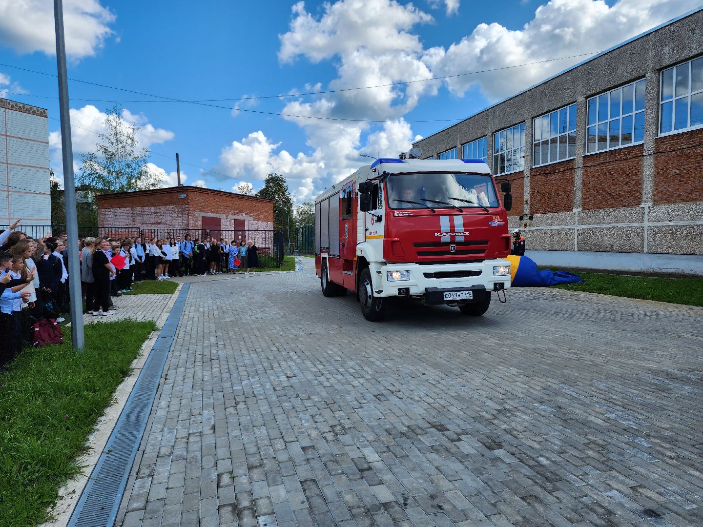 Серпухов, Подмосковье, эвакуация, дети, школа, спасатели, пожарные