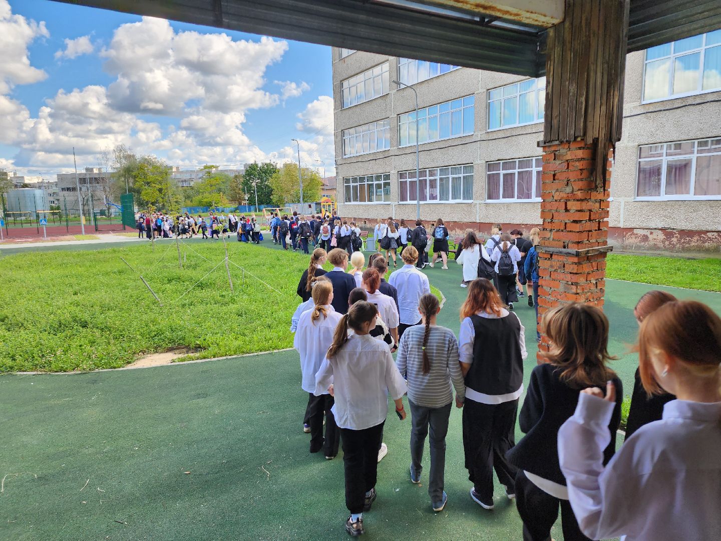 Серпухов, Подмосковье, эвакуация, дети, школа, спасатели, пожарные