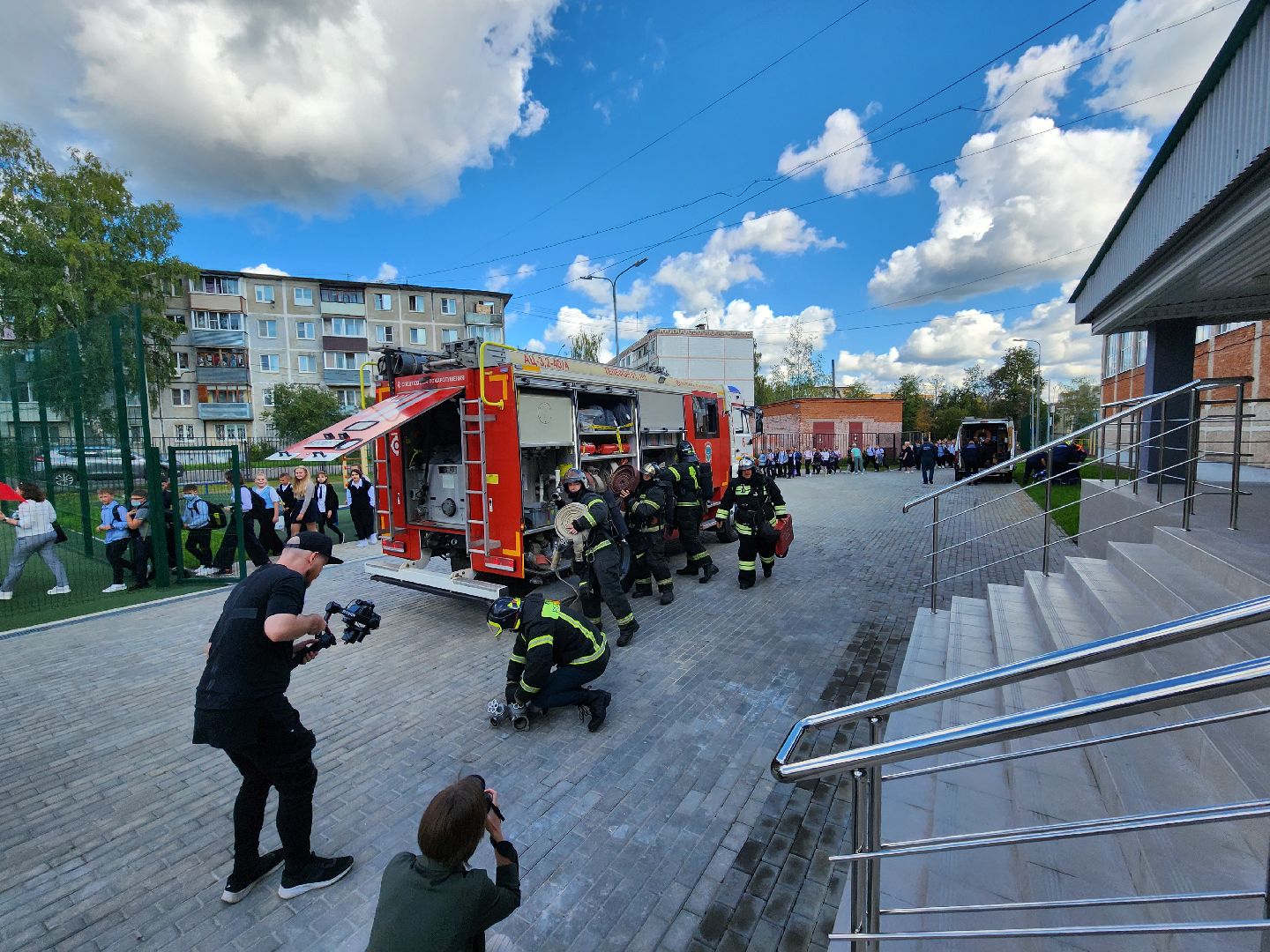 Серпухов, Подмосковье, эвакуация, дети, школа, спасатели, пожарные