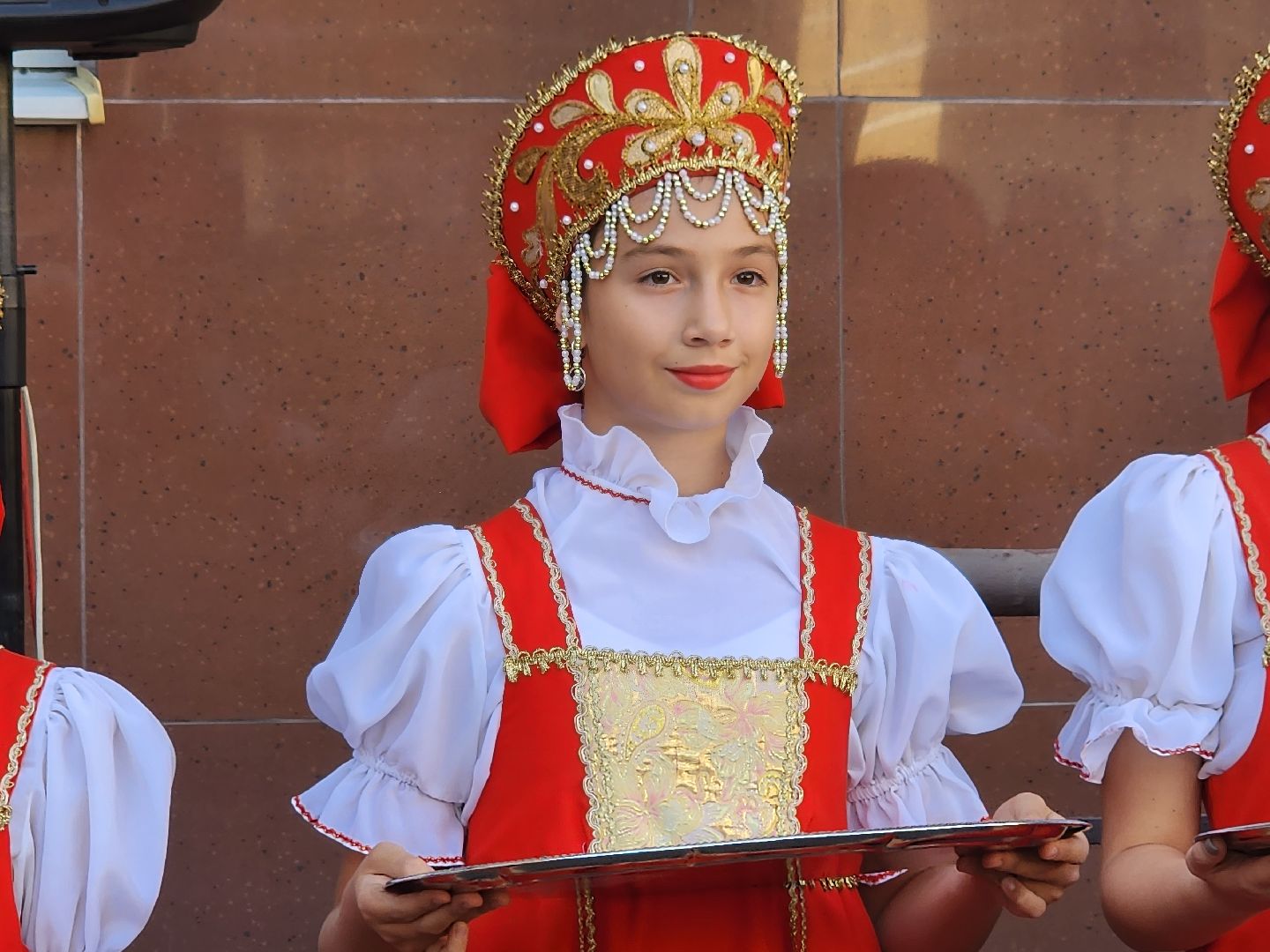 библиотека; досуг; чтение; зелёные аллеи; видное