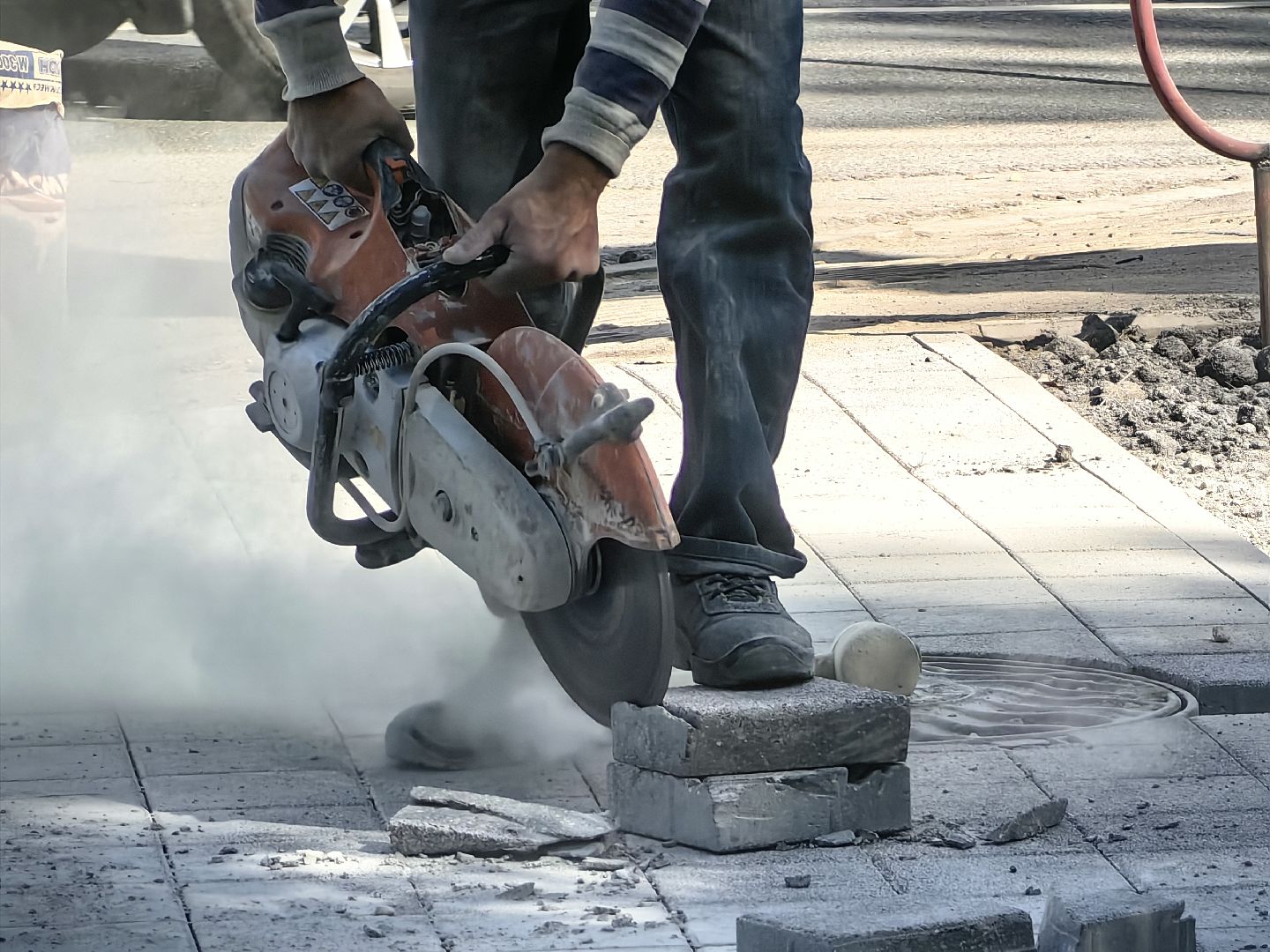 Сквер, обустройство, газон