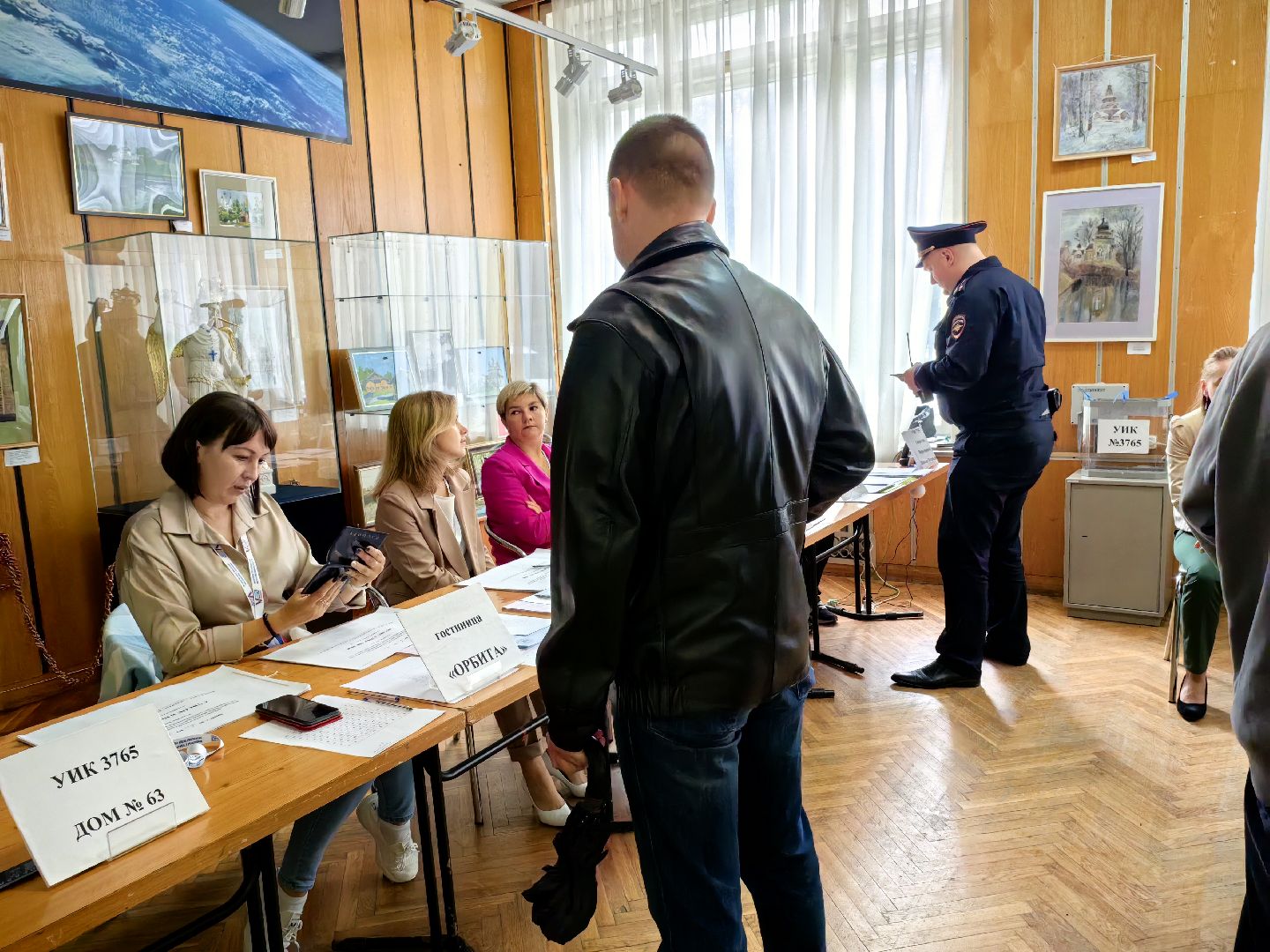 ##Лётчик, Выборы, космонавт, гражданский долгзвездный городок,