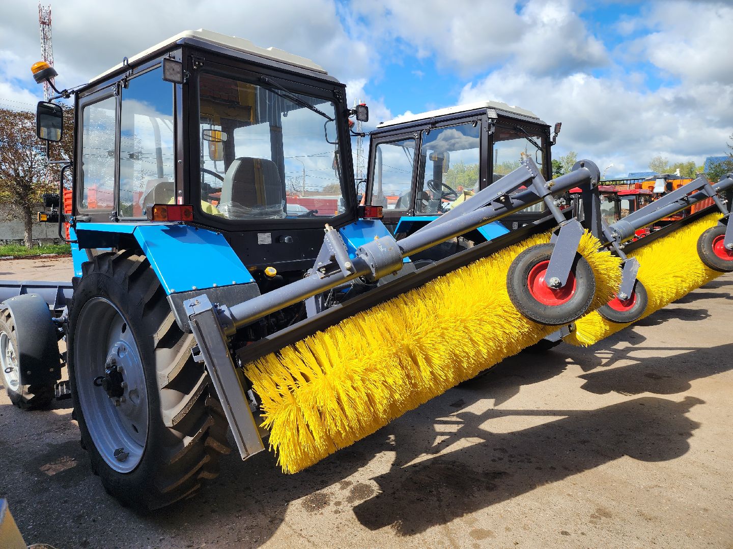 комбинат благоустройства, серпухов, новая техника, трактор, дорожная техника, ЖКХ,