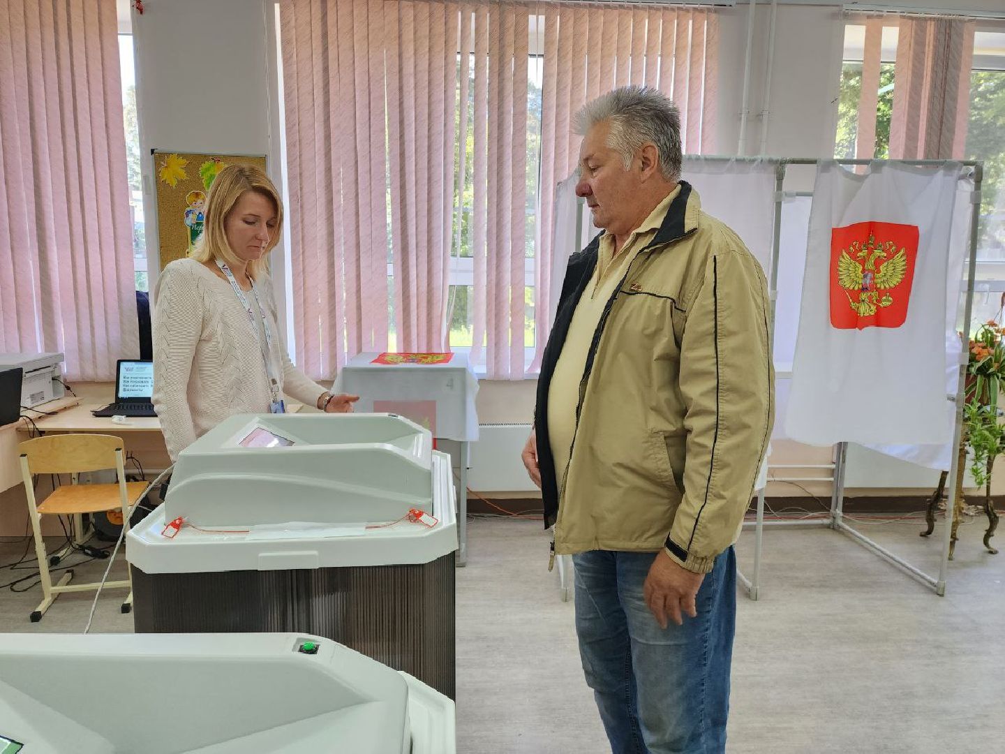 Раменское, выборы, ветеран СВО проголосовал в Ильинской средней школе № 26