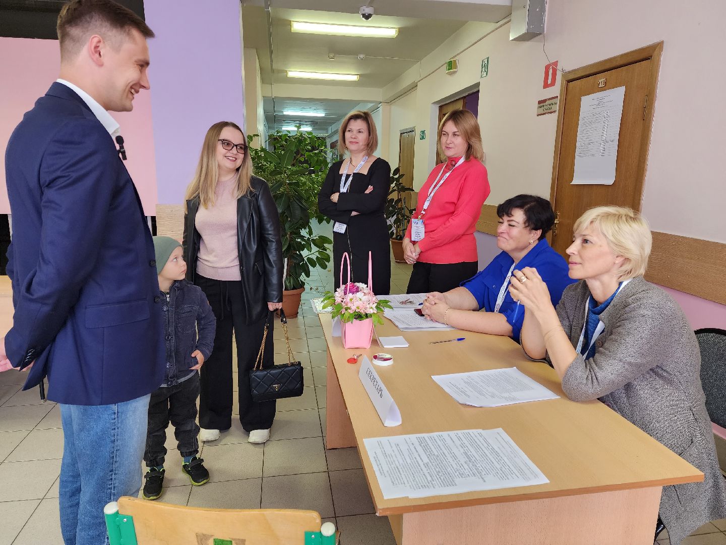 Раменское, выборы, лидер молодёжного движения в Раменском пришёл на голосование со своей семьёй