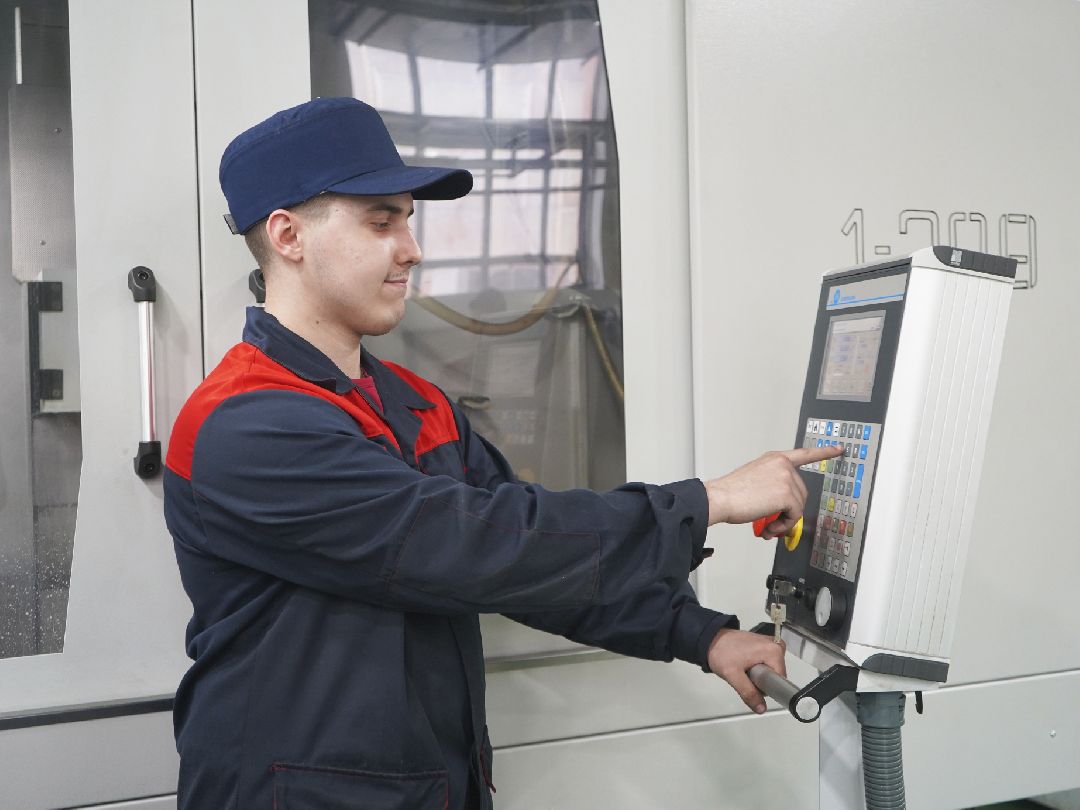 Экономика, Коломенский завод, профессиональное обучение, рабочие места