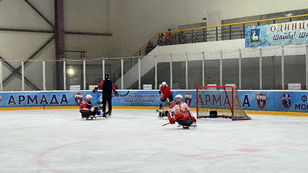 Спорт, Возвращение в жизнь, Паралимпийцы, Подмосковье, Слэдж-хоккей, Вадим Селюкин, Личным примером, Одинец