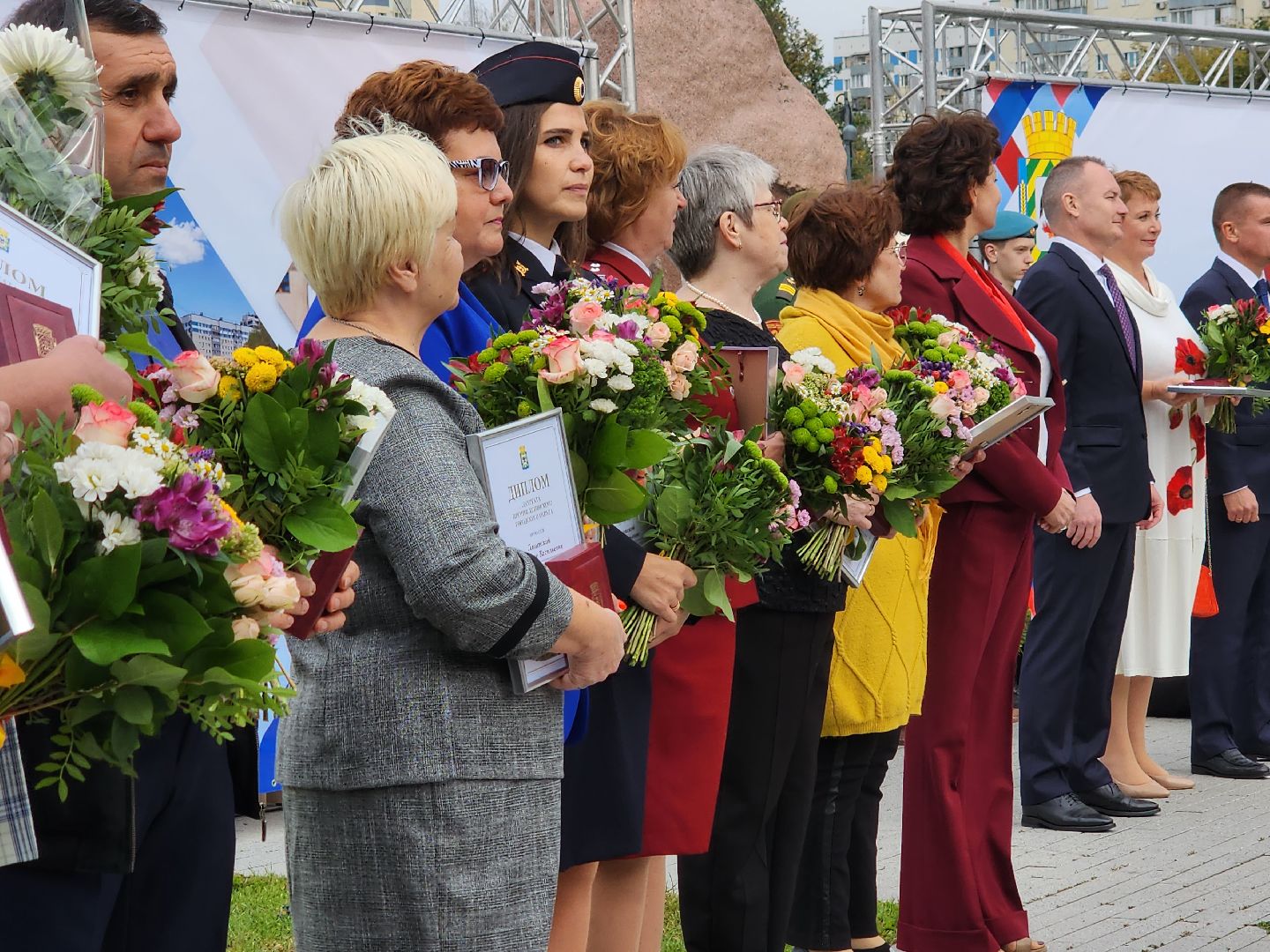 лауреаты премии ЛГО; видное; гордость округа; люди