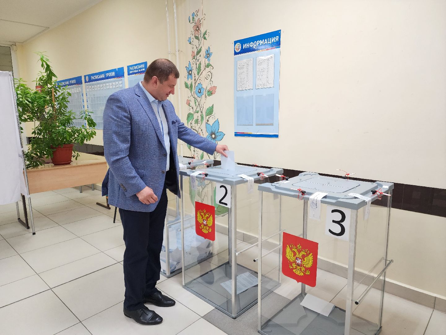 Раменское, выборы, председатель Совета депутатов Раменского округа проголосовал в школе № 9