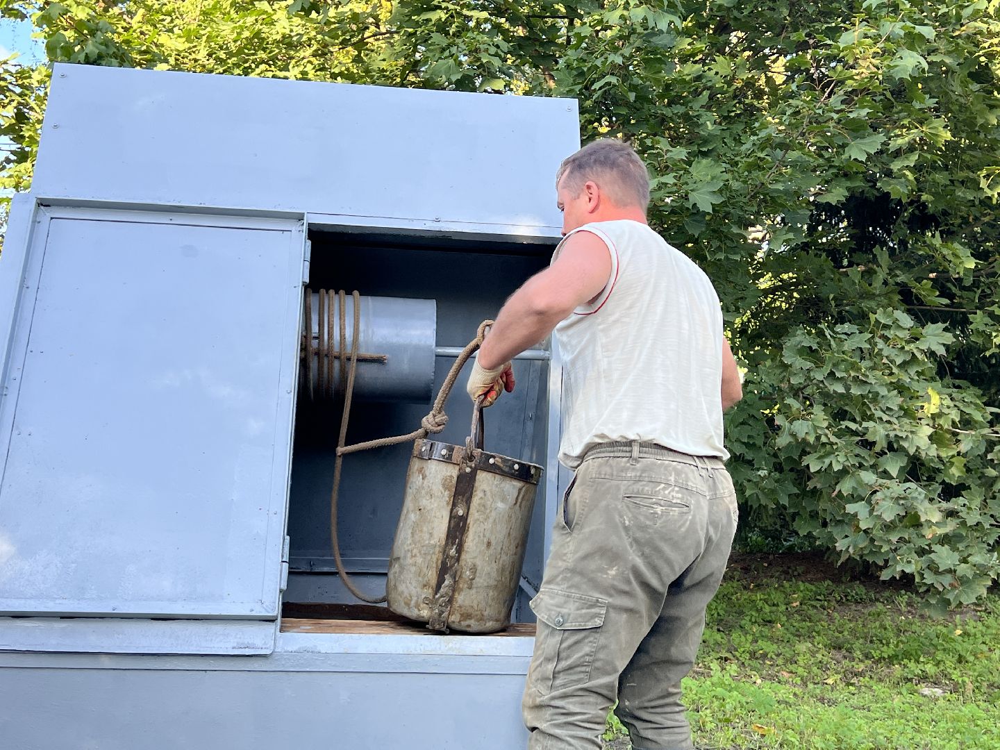 Химки, благоустройство, колодец