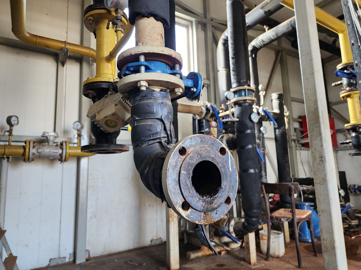 подъемный кран, котельная, серпухов, улица юбилейная, ивановские дворики, котельная на крыше,