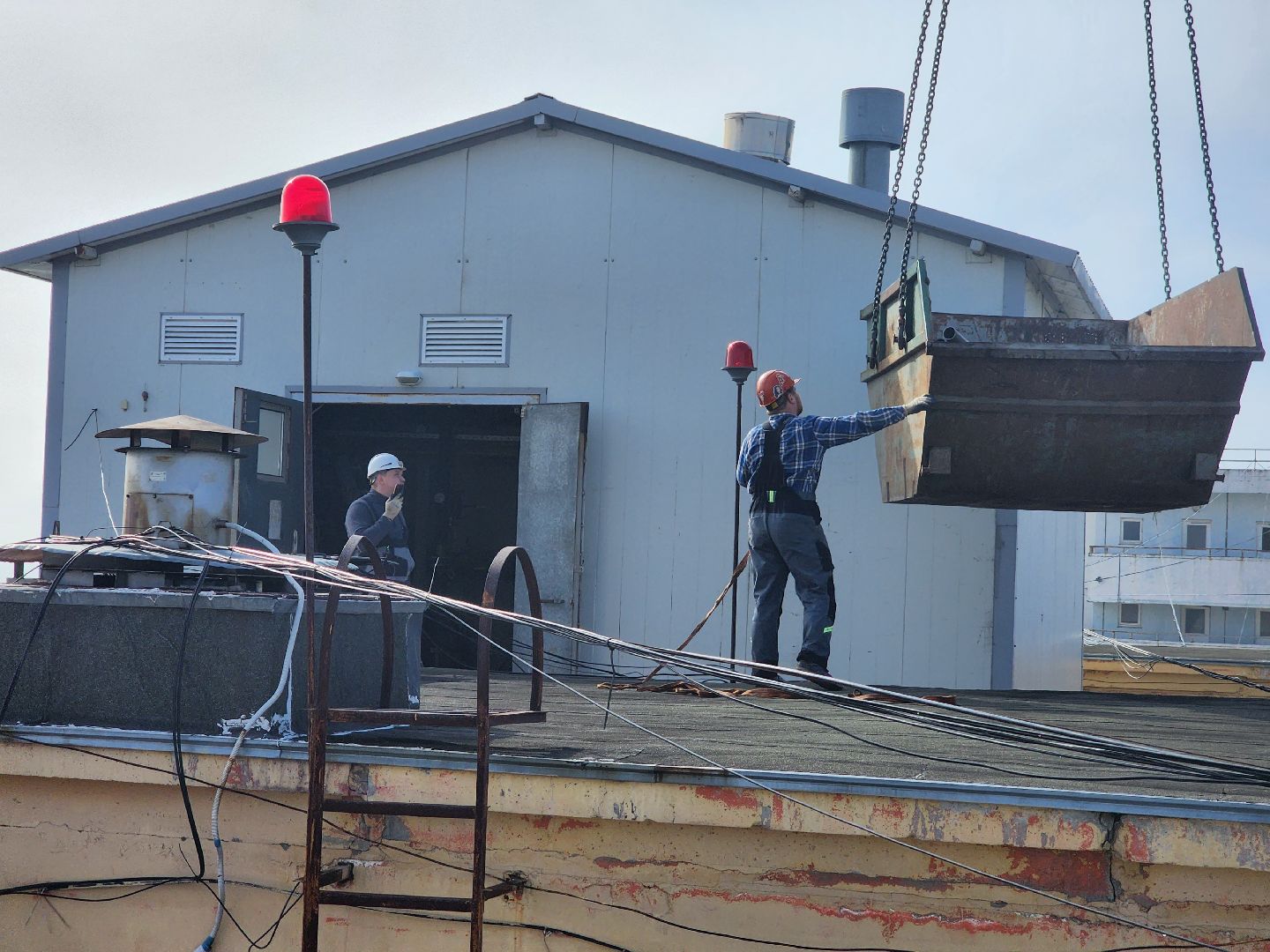 подъемный кран, котельная, серпухов, улица юбилейная, ивановские дворики, котельная на крыше,