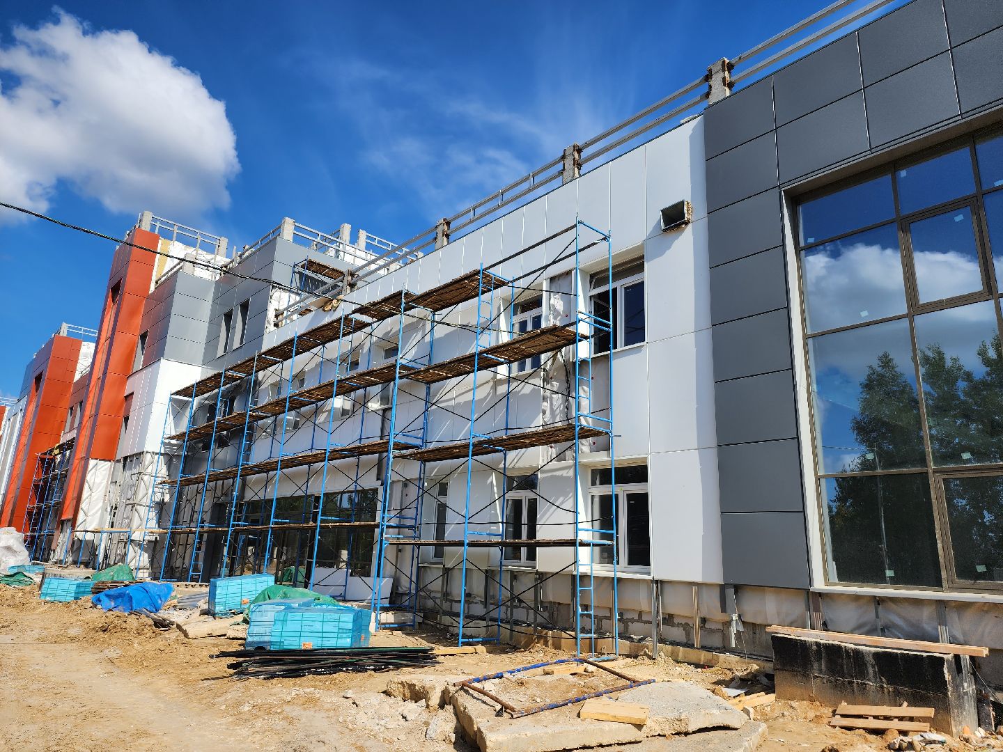 Поликлиника, Серпухов, Ивановские дворики, строительство, фасады, кровля, парапеты,