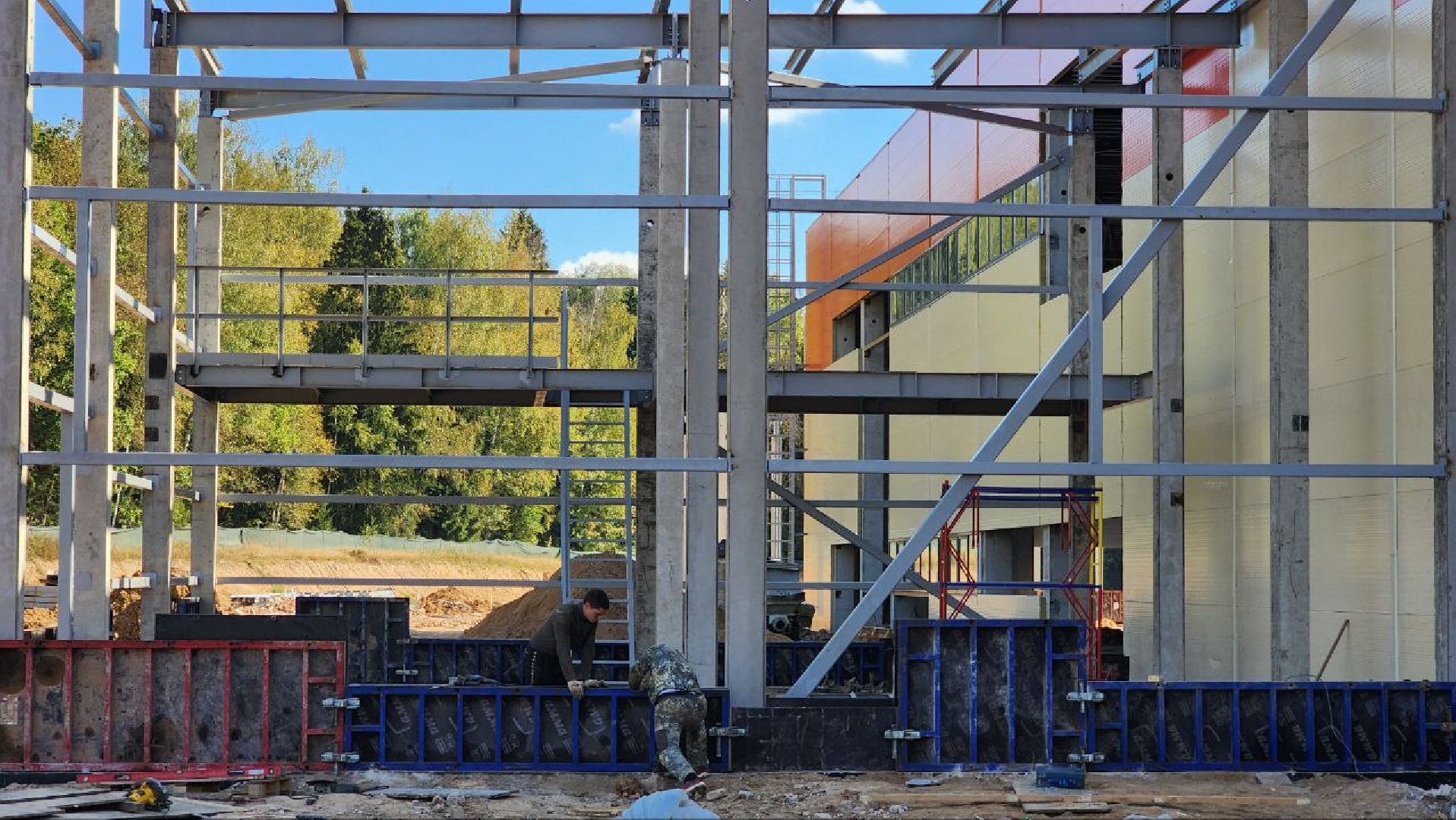 Дмитров, Роялтафт, Мининвест