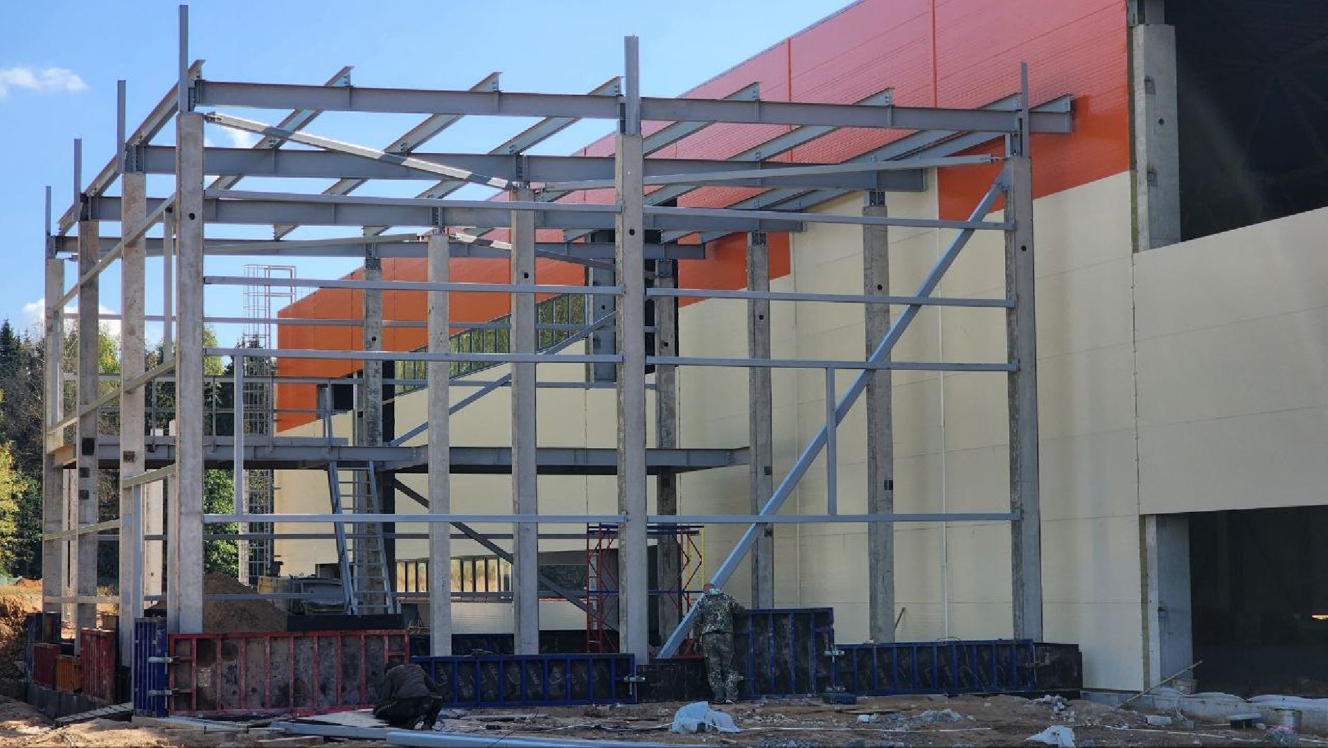 Дмитров, Роялтафт, Мининвест