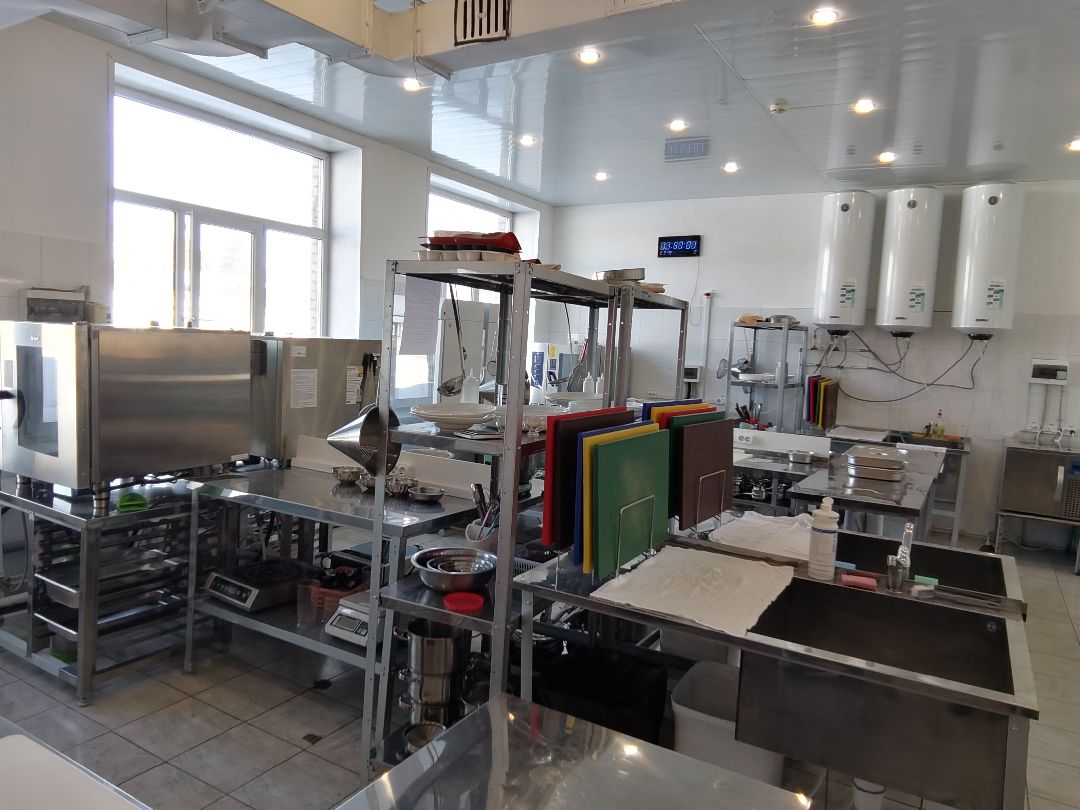 Балашихинский техникум, повара, кондитеры, спецоперация, сухой паёк, помощь военнослужащим, СВО, студенты, хлебные палочки