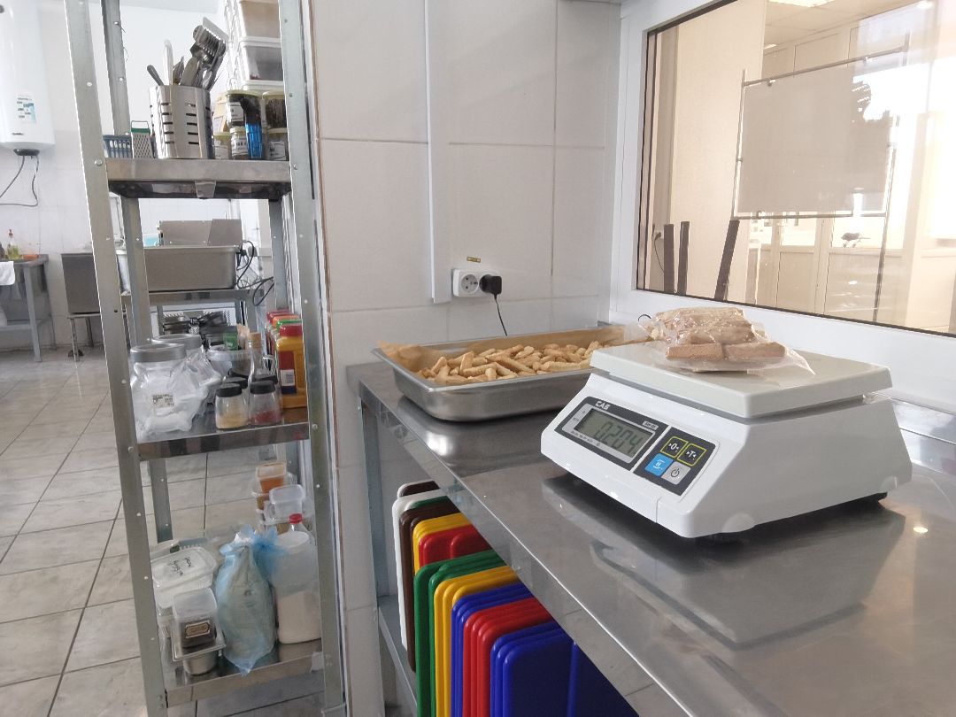 Балашихинский техникум, повара, кондитеры, спецоперация, сухой паёк, помощь военнослужащим, СВО, студенты, хлебные палочки