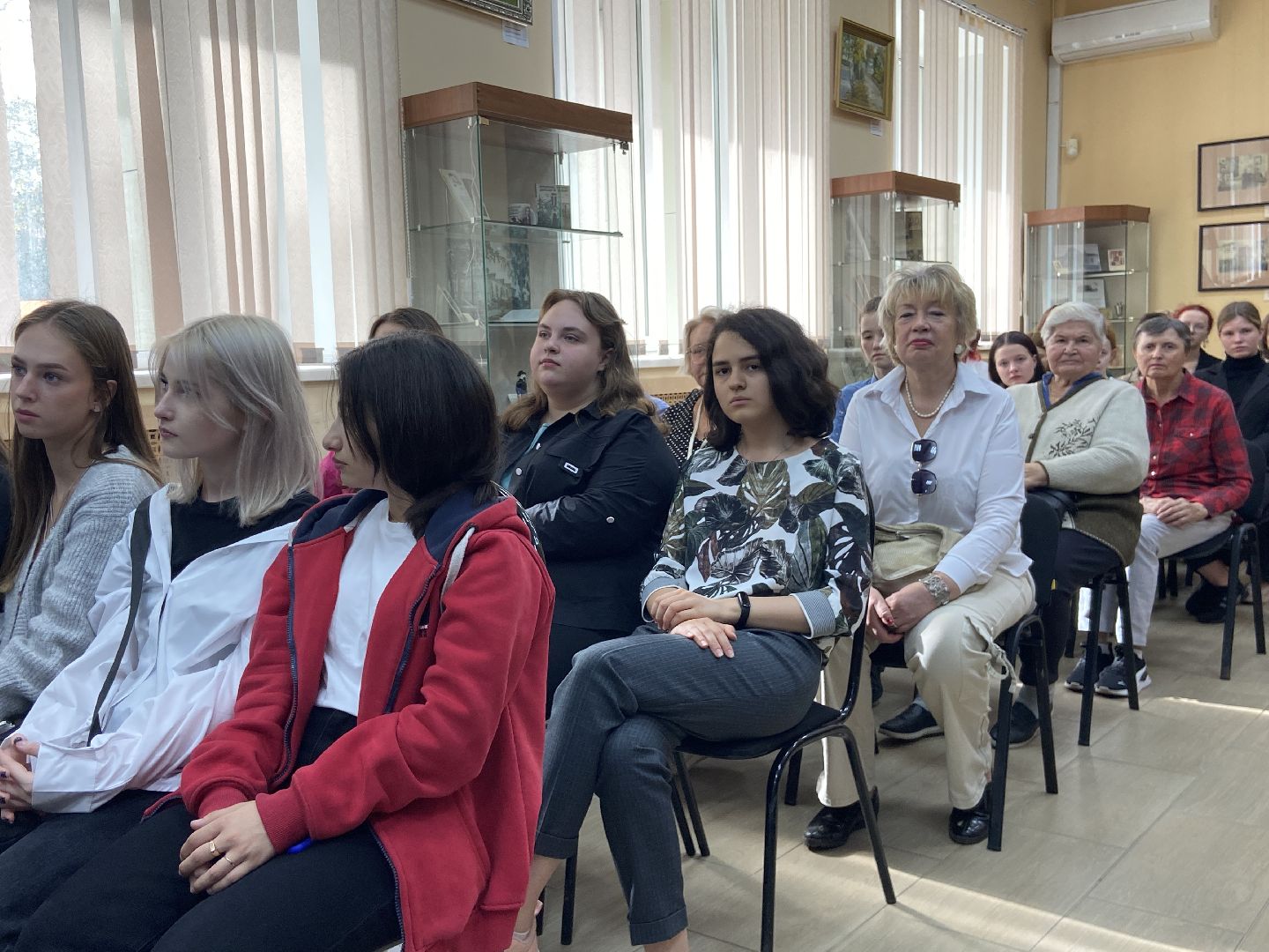 художник, сво, вернисаж,