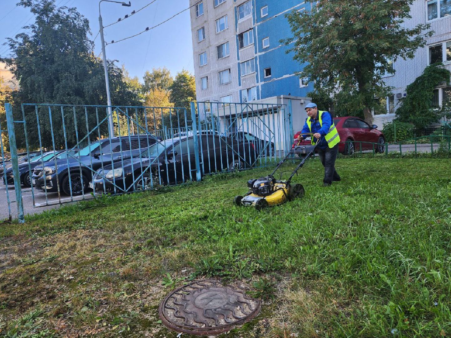 жкх, уборка дворов, покос травы, коммунальное хозяйство, дворыподмосковья,