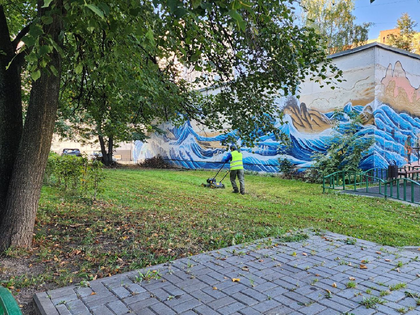 жкх, уборка дворов, покос травы, коммунальное хозяйство, дворыподмосковья,