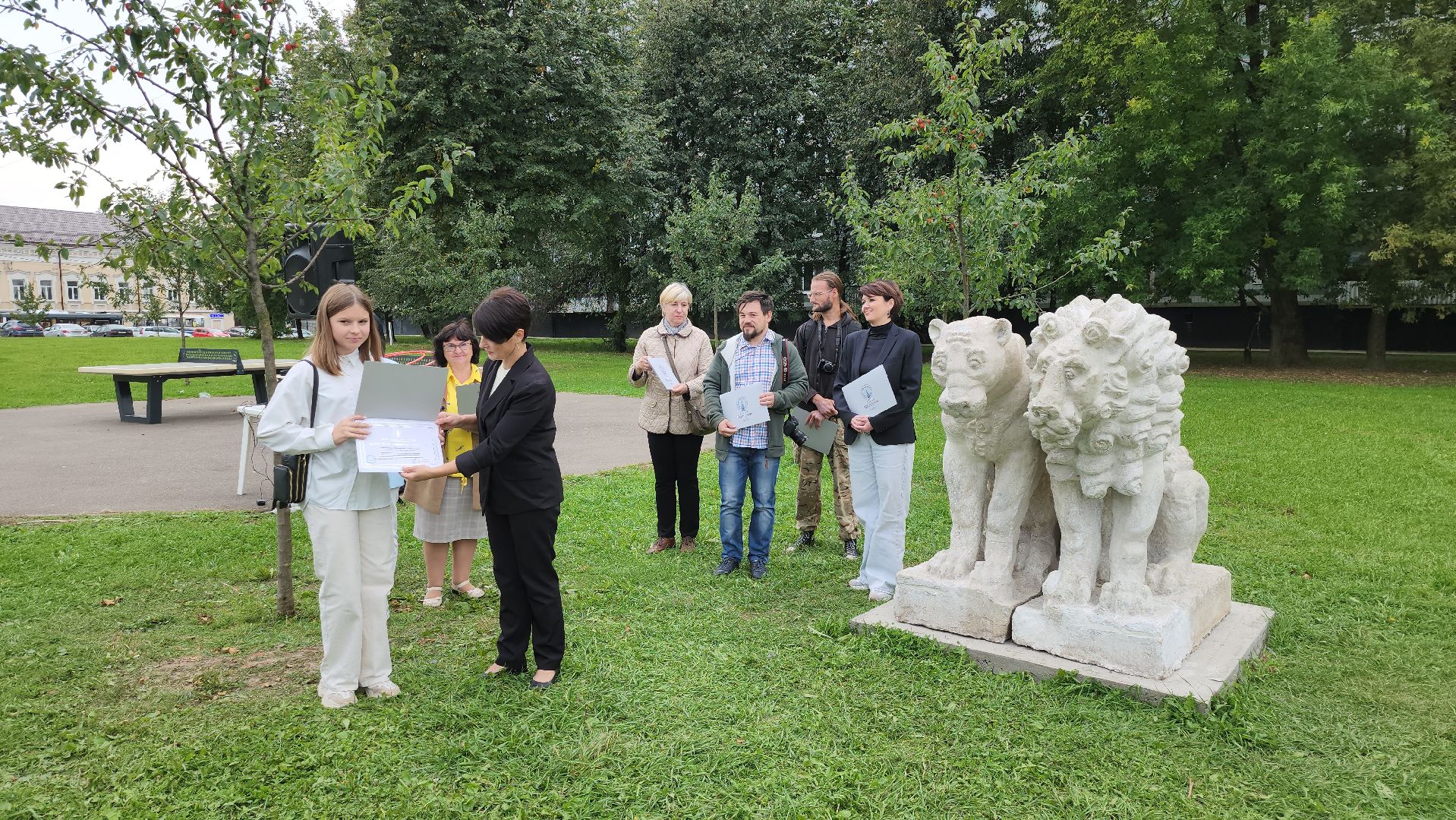 Серпухов, подмосковье, грустные львы, реставрация, сквер, волонтеры,
