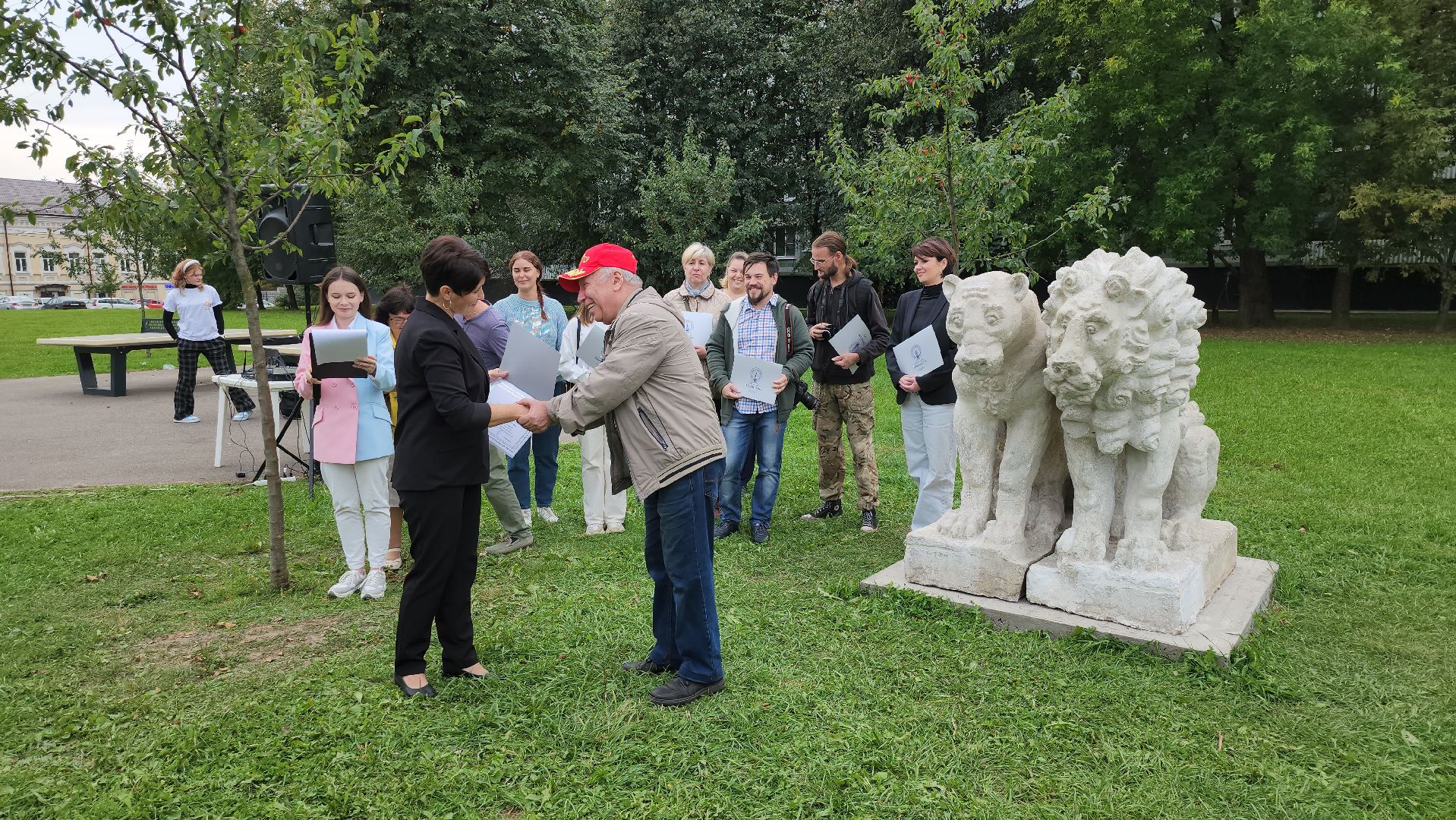 Серпухов, подмосковье, грустные львы, реставрация, сквер, волонтеры,