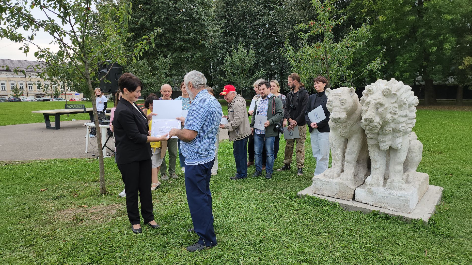 Серпухов, подмосковье, грустные львы, реставрация, сквер, волонтеры,