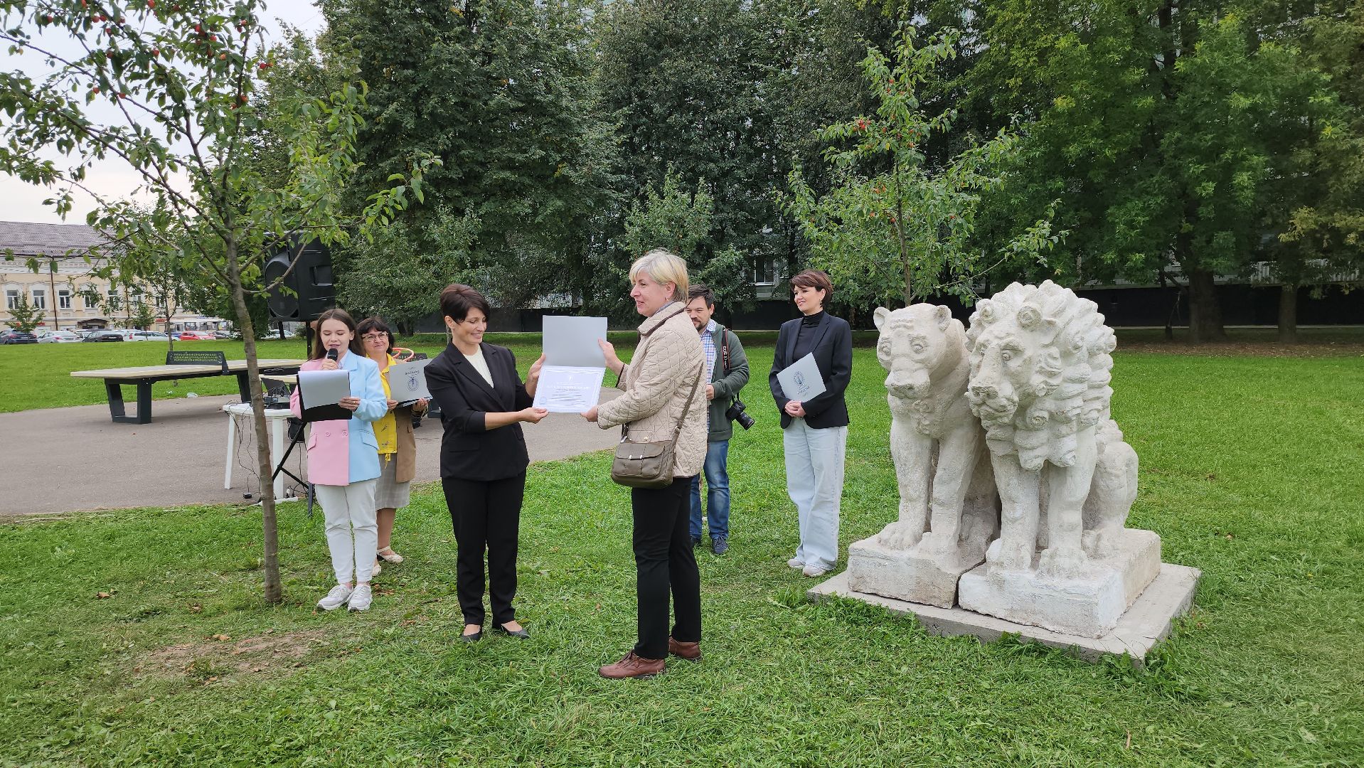 Серпухов, подмосковье, грустные львы, реставрация, сквер, волонтеры,