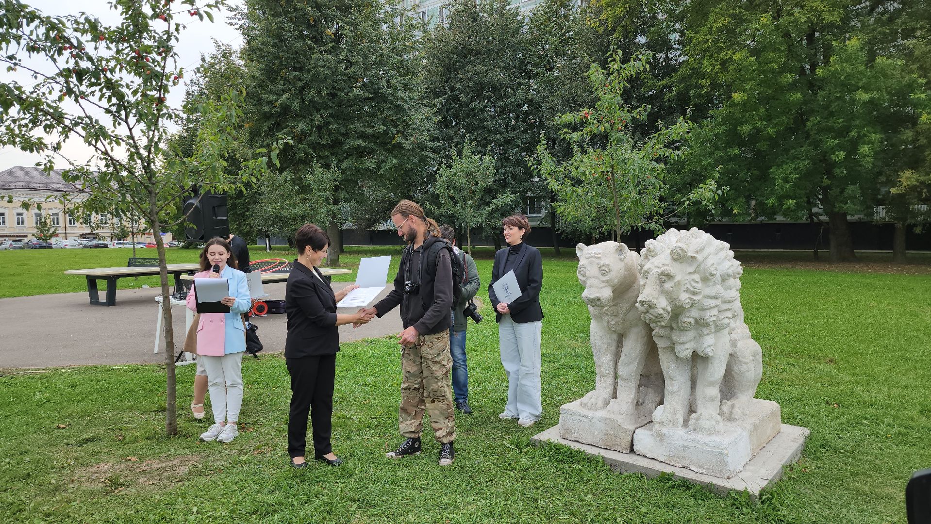 Серпухов, подмосковье, грустные львы, реставрация, сквер, волонтеры,