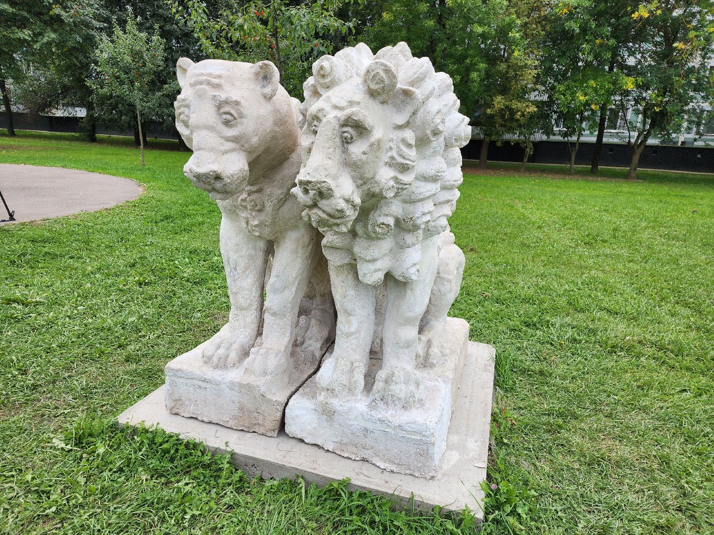 Серпухов, подмосковье, грустные львы, реставрация, сквер, волонтеры,