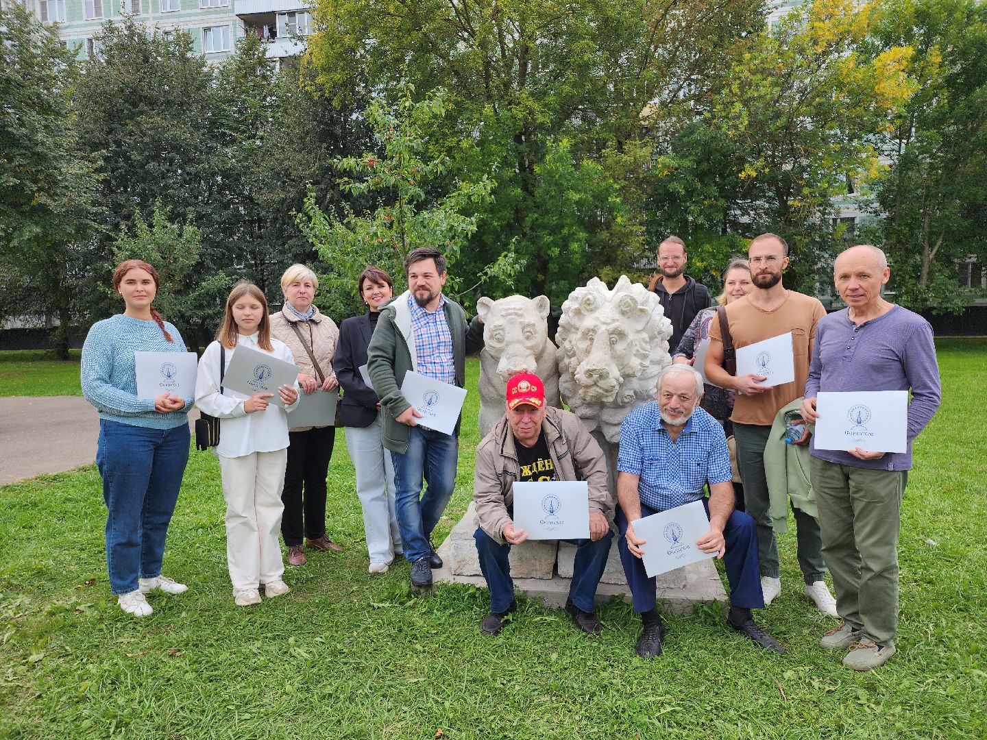 Серпухов, подмосковье, грустные львы, реставрация, сквер, волонтеры,