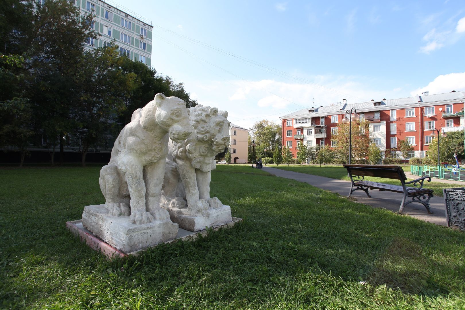 Серпухов, подмосковье, грустные львы, реставрация, сквер, волонтеры,