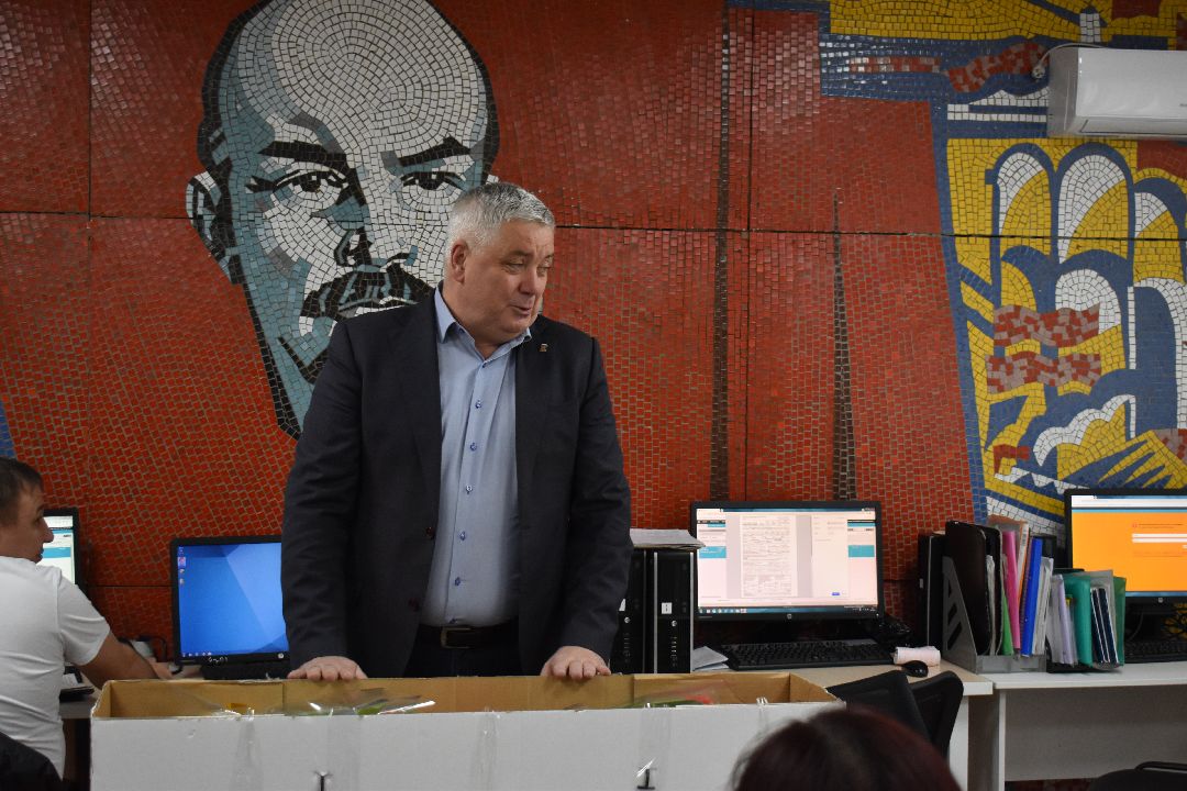 поздравление с 8 марта, Балашиха, депутат, Тарас Ефимов, скорая помощь, тюльпаны, весна, Железнодорожный, медсестра, фельдшер, врач Мособлдума