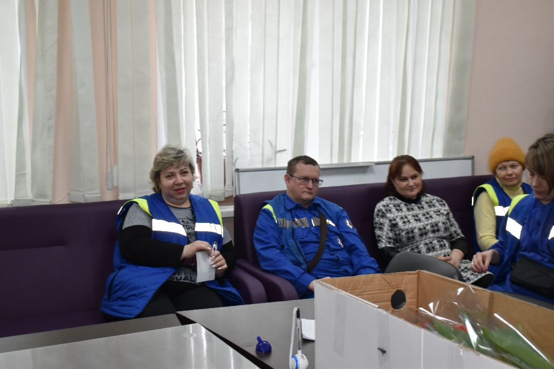 поздравление с 8 марта, Балашиха, депутат, Тарас Ефимов, скорая помощь, тюльпаны, весна, Железнодорожный, медсестра, фельдшер, врач Мособлдума