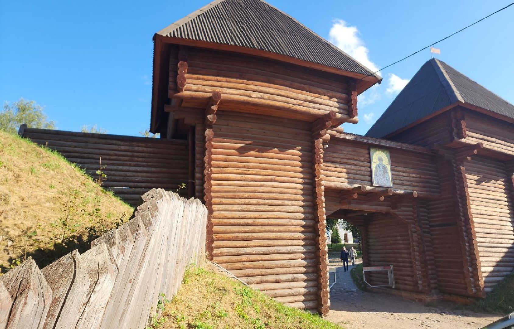 Институт Археологии РАН, Раскопки, Дмитровский кремль,