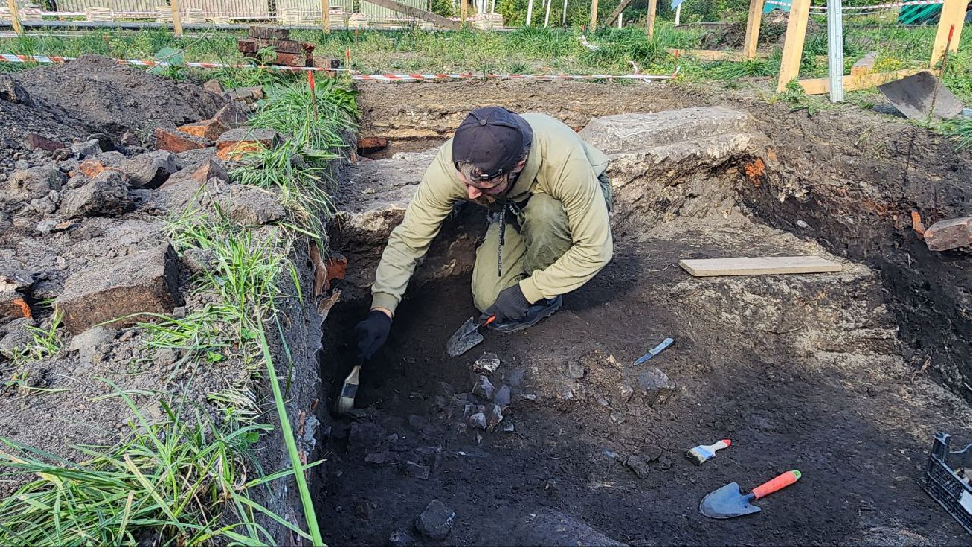 Институт Археологии РАН, Раскопки, Дмитровский кремль,