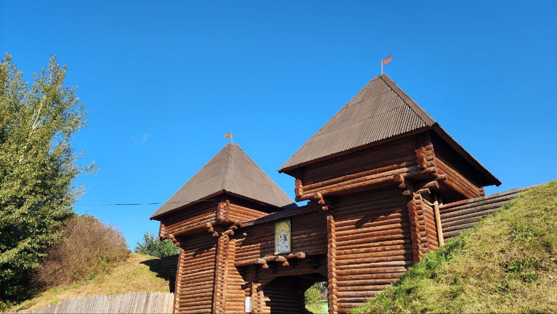 Институт Археологии РАН, Раскопки, Дмитровский кремль,