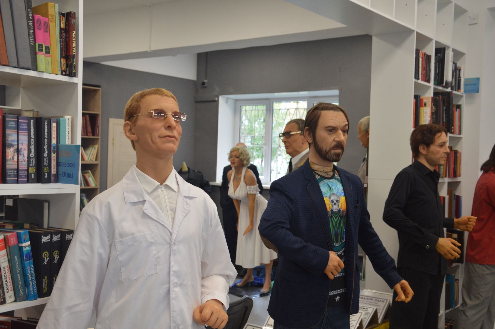 шатура, восковые фигуры, библиотека, выставка,