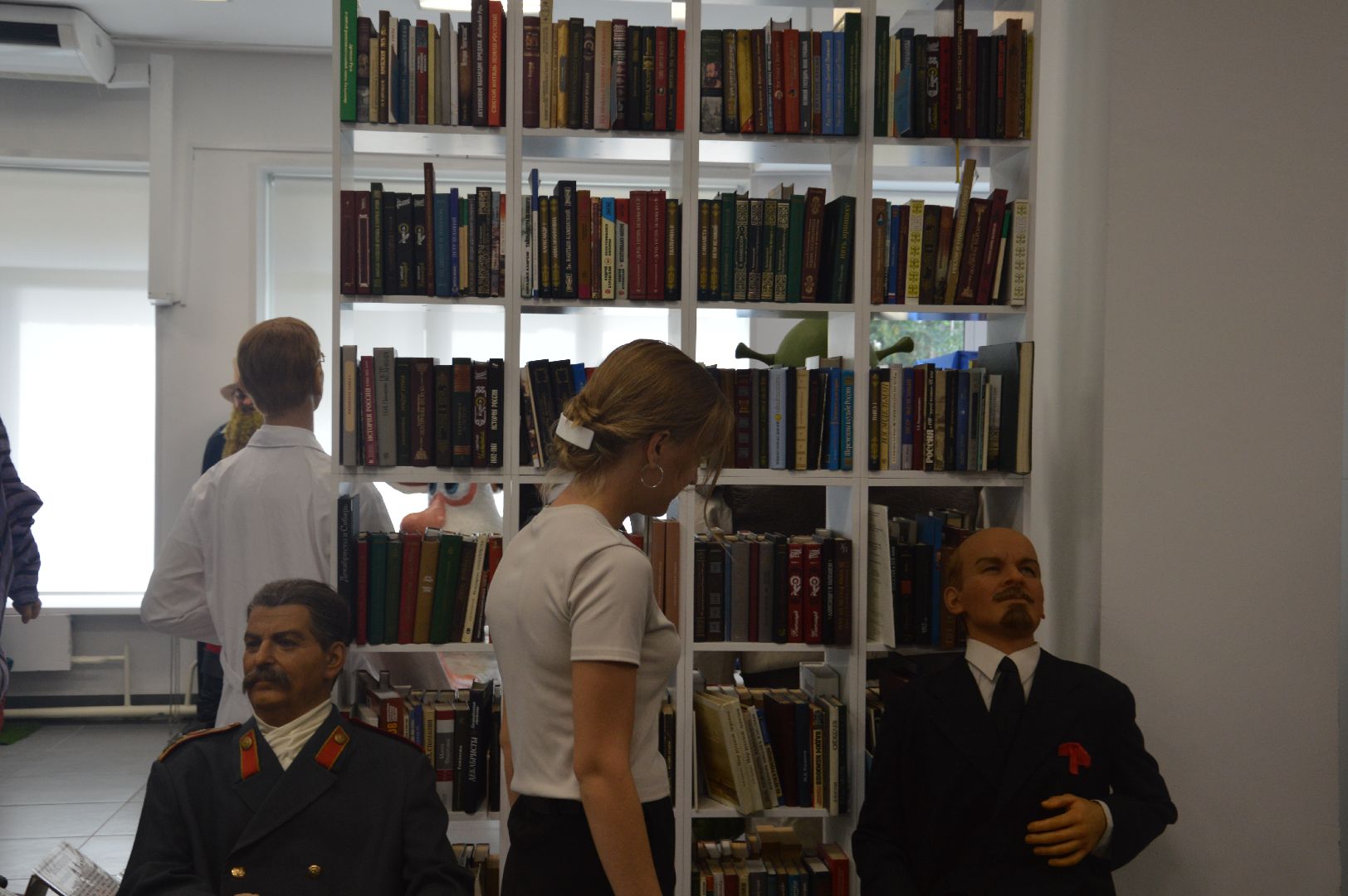 шатура, восковые фигуры, библиотека, выставка,