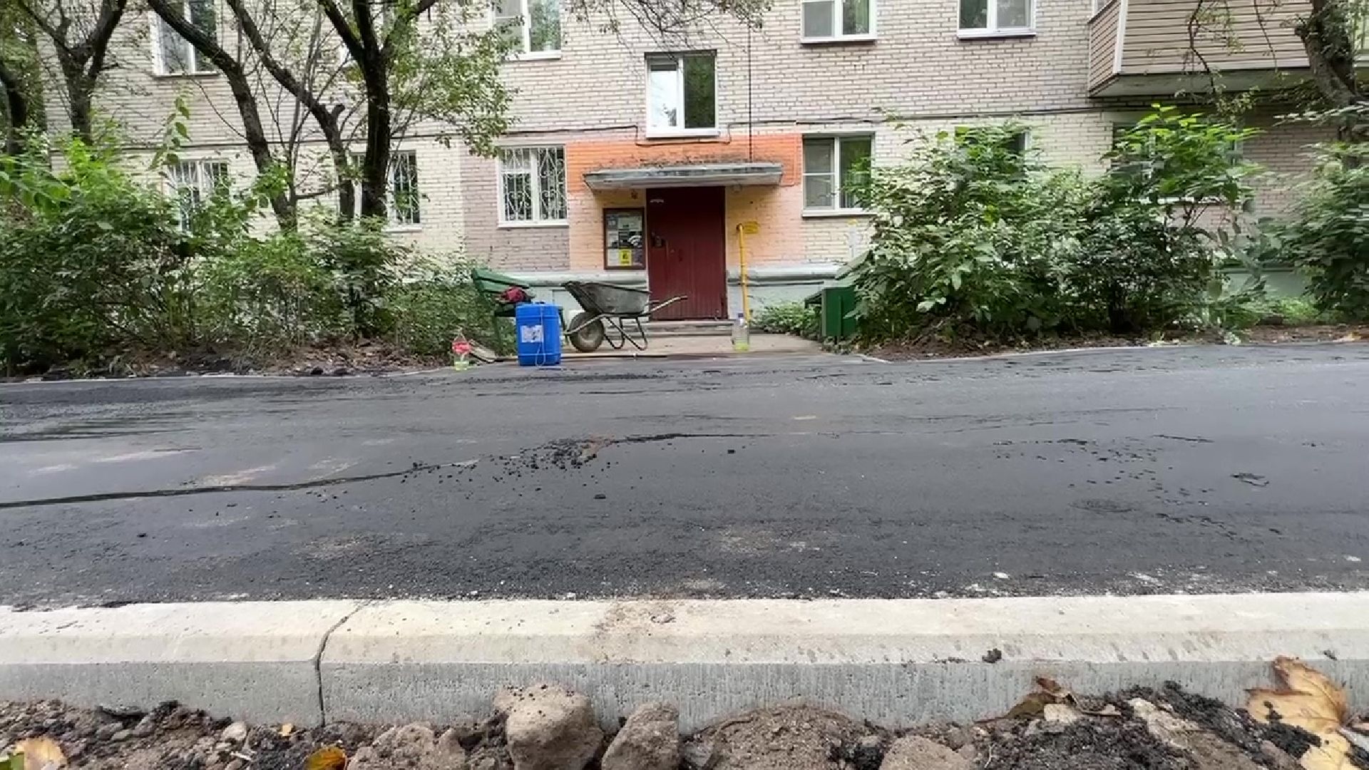 Реутов, благоустройство, деревья, электричество, асфальт,