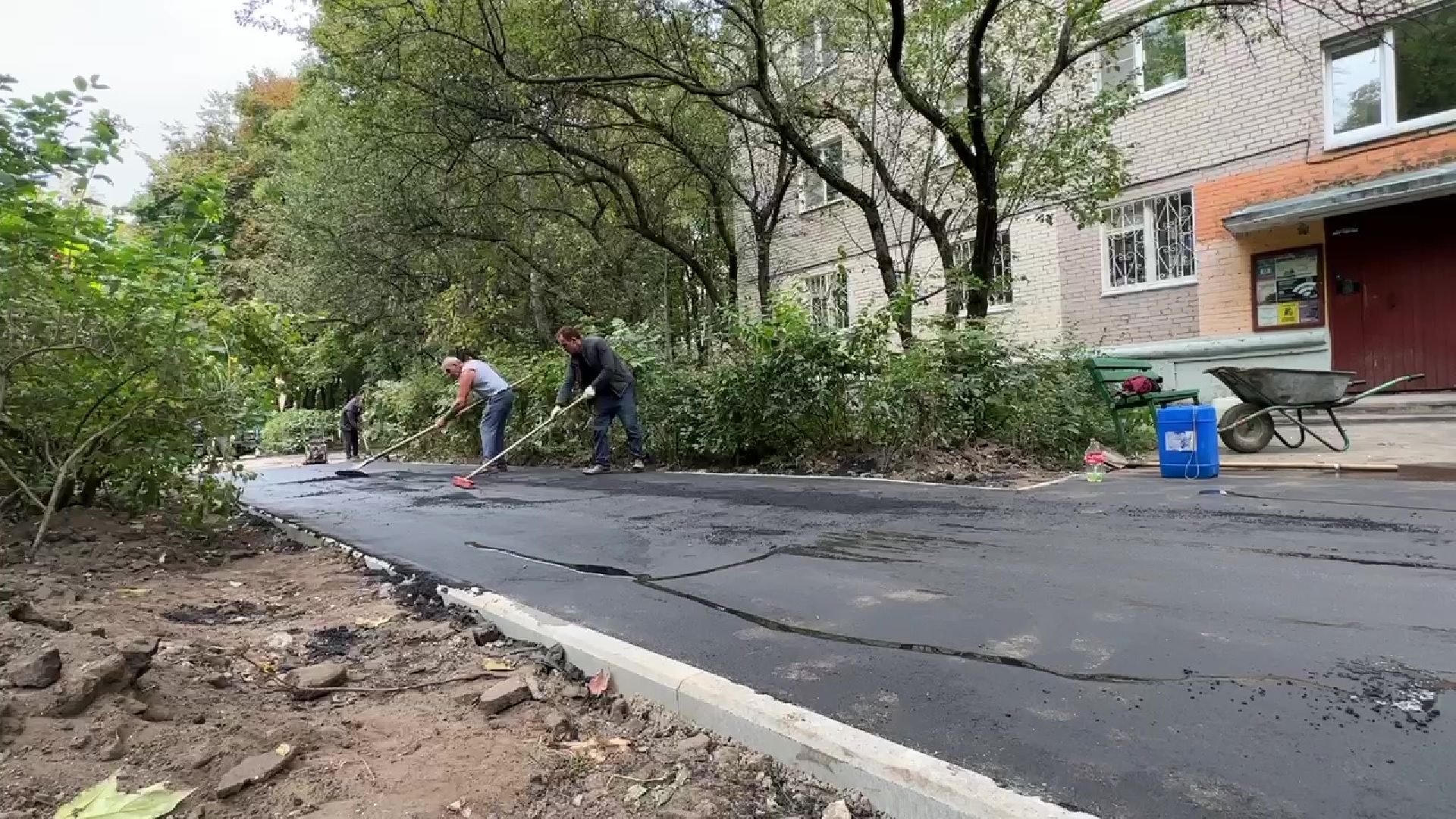 Реутов, благоустройство, деревья, электричество, асфальт,