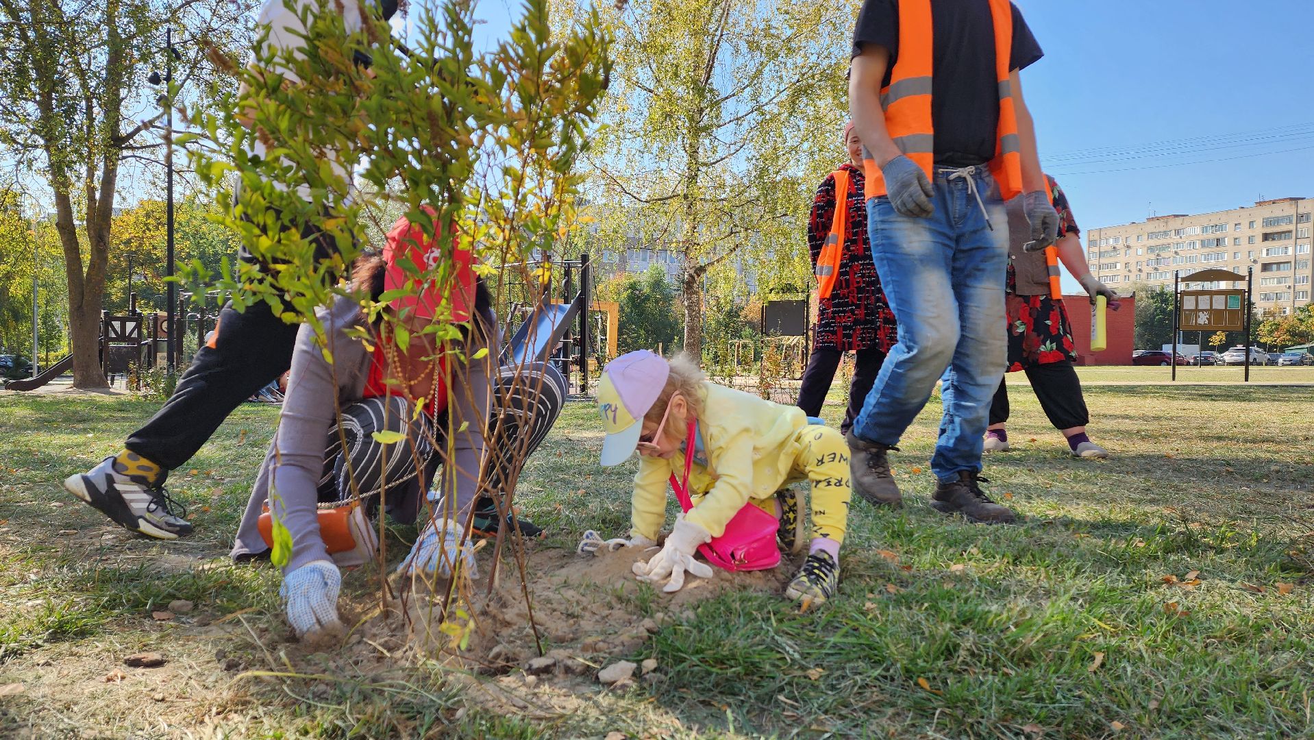 Подмосковье, городской округ пушкинский, ивантеевка, посади свое дерево, дети,