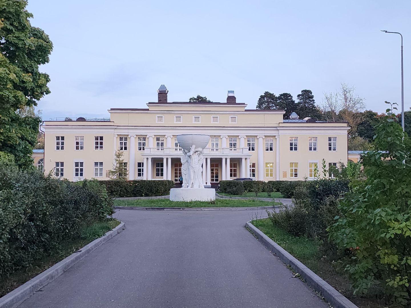 Маша Сидорина, инсталляция, художница, театр Стрела, Нахлынуло,