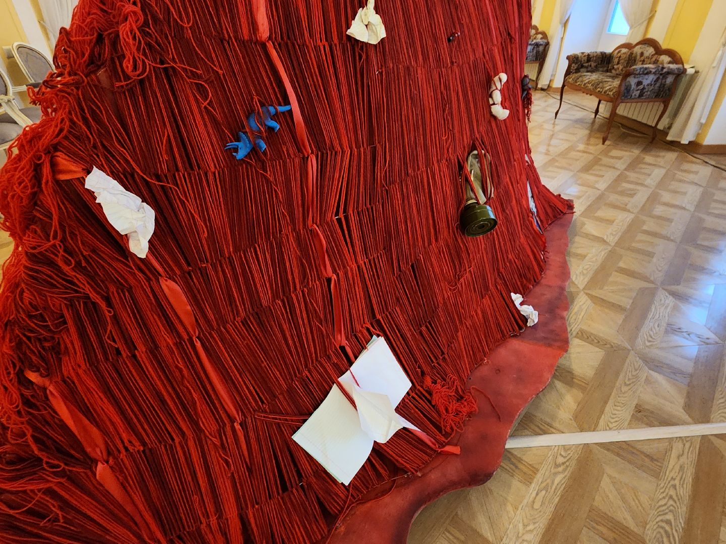 Маша Сидорина, инсталляция, художница, театр Стрела, Нахлынуло,