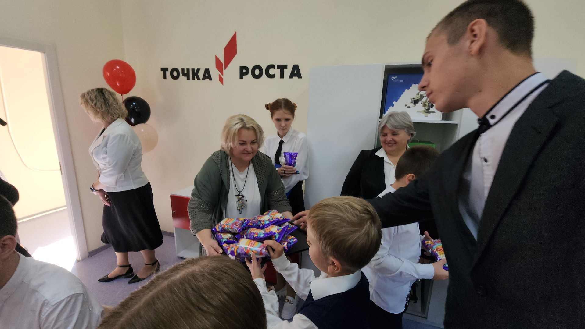точка роста, серпухов, подмосковье, школа, образование, технологии,
