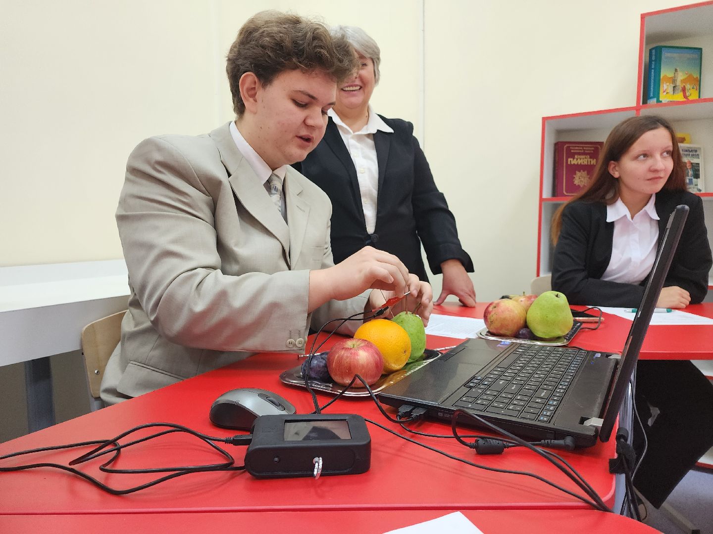 точка роста, серпухов, подмосковье, школа, образование, технологии,