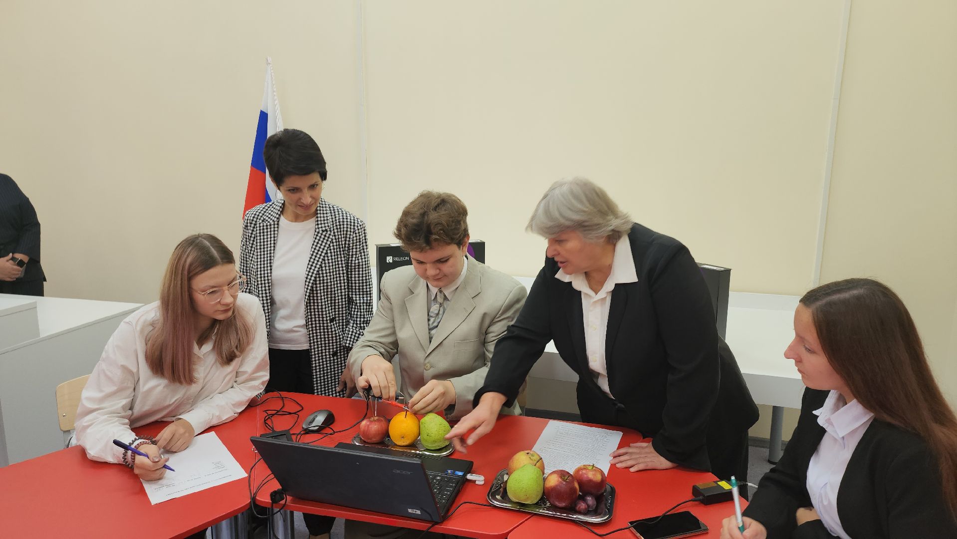 точка роста, серпухов, подмосковье, школа, образование, технологии,