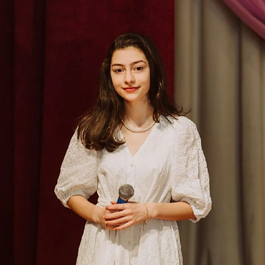 Бронницы, Даяна Оганисян, вокал