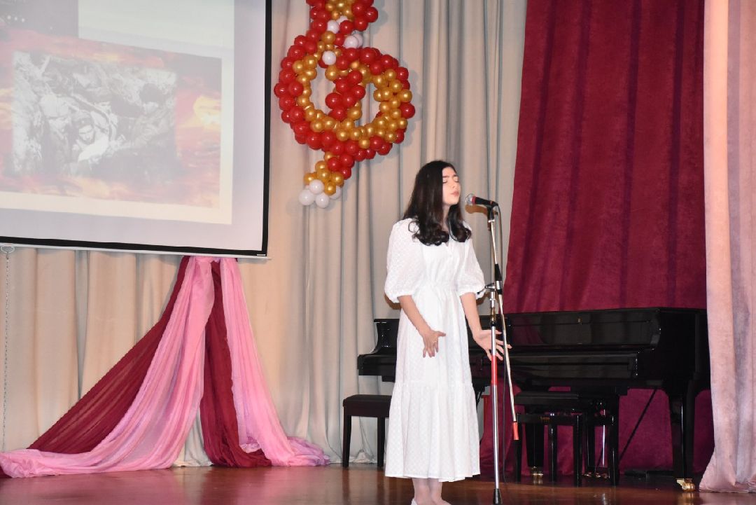 Бронницы, Даяна Оганисян, вокал